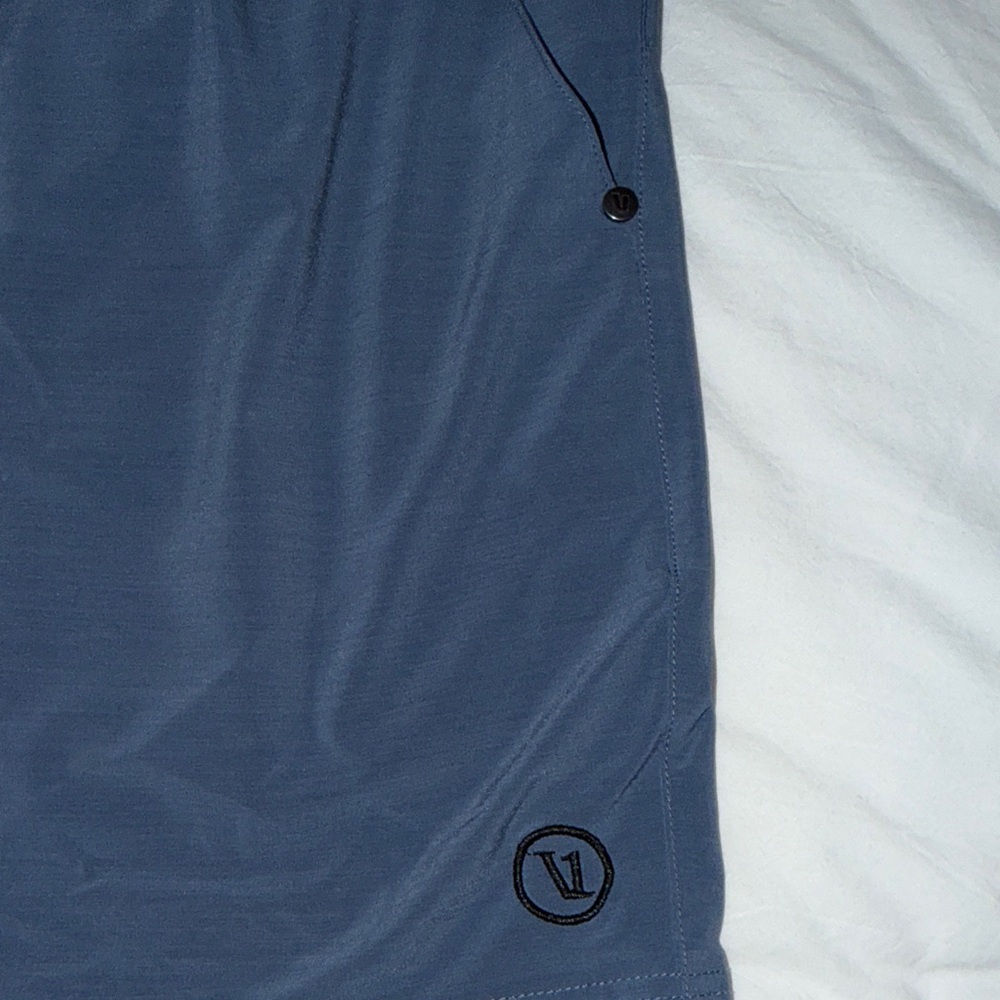 Vuori Men's Slate Blue Athletic Shorts 5’ Lined - Picture 6 of 7
